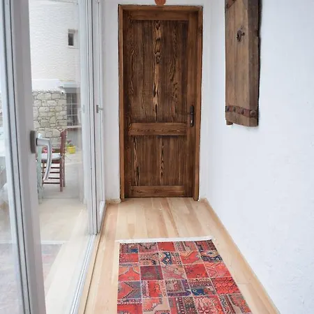 Kozanogluhan Butik מלון 3*