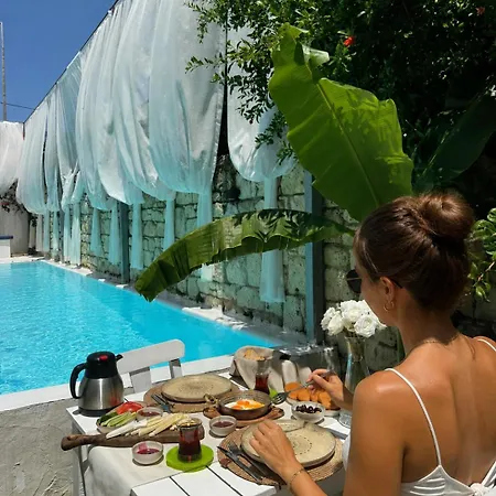 Kozanogluhan 3* Alacati